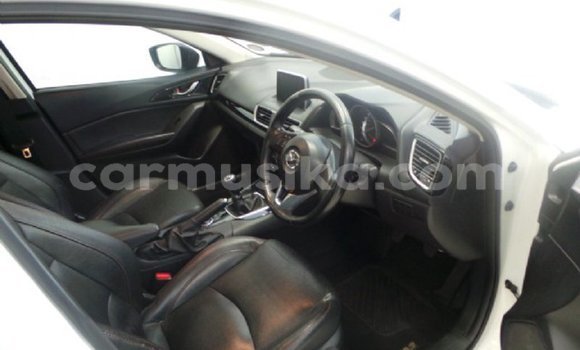 Buy Used Mazda 3 White Car in Beitbridge in Matabeleland South Buy Used Mazda 3 White Car in Beitbridge in Matabeleland South