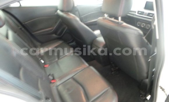 Buy Used Mazda 3 White Car in Beitbridge in Matabeleland South Buy Used Mazda 3 White Car in Beitbridge in Matabeleland South