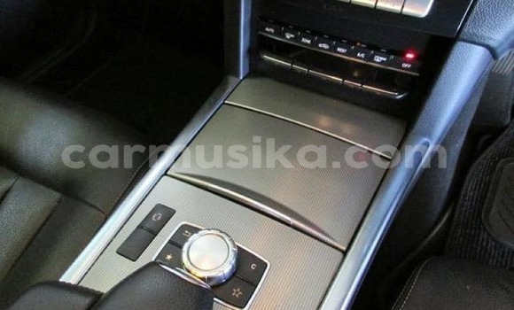 Tenga Tsaru Mercedes‒Benz E–Class Chena Mota in Beitbridge in Matabeleland South Tenga Tsaru Mercedes‒Benz E–Class Chena Mota in Beitbridge in Matabeleland South