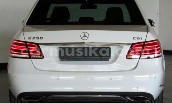 Tenga Tsaru Mercedes‒Benz E–Class Chena Mota in Beitbridge in Matabeleland South Tenga Tsaru Mercedes‒Benz E–Class Chena Mota in Beitbridge in Matabeleland South
