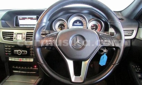 Tenga Tsaru Mercedes‒Benz E–Class Chena Mota in Beitbridge in Matabeleland South Tenga Tsaru Mercedes‒Benz E–Class Chena Mota in Beitbridge in Matabeleland South