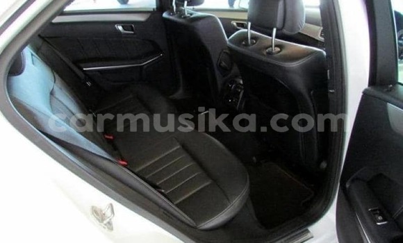 Tenga Tsaru Mercedes‒Benz E–Class Chena Mota in Beitbridge in Matabeleland South Tenga Tsaru Mercedes‒Benz E–Class Chena Mota in Beitbridge in Matabeleland South