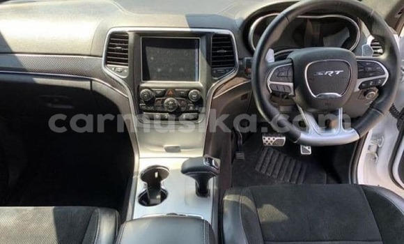 Buy Used Jeep Grand Cherokee SRT8 White Car in Beitbridge in Matabeleland South Buy Used Jeep Grand Cherokee SRT8 White Car in Beitbridge in Matabeleland South
