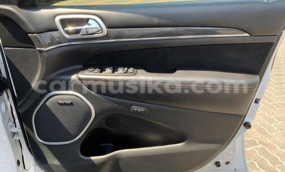 Buy Used Jeep Grand Cherokee SRT8 White Car in Beitbridge in Matabeleland South Buy Used Jeep Grand Cherokee SRT8 White Car in Beitbridge in Matabeleland South