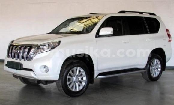 Tenga Tsaru Toyota Land Cruiser Prado Chena Mota in Beitbridge in Matabeleland South Tenga Tsaru Toyota Land Cruiser Prado Chena Mota in Beitbridge in Matabeleland South
