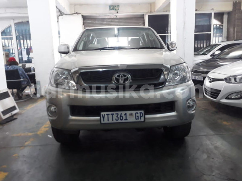 Big with watermark toyota hilux matabeleland south beitbridge 8168