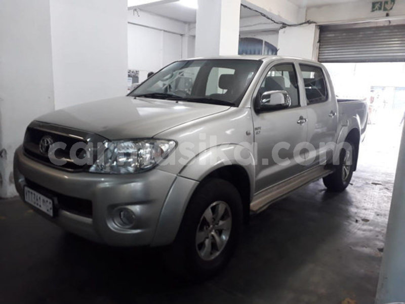 Big with watermark toyota hilux matabeleland south beitbridge 8168