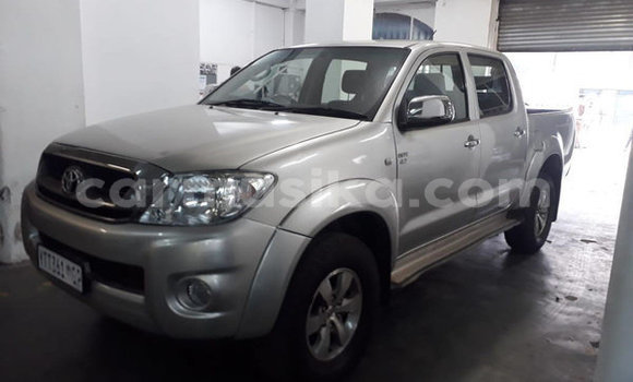 Nunua Ilio tumika Toyota Hilux Fedha Gari ndani ya Beitbridge nchini Matabeleland Kusini Nunua Ilio tumika Toyota Hilux Fedha Gari ndani ya Beitbridge nchini Matabeleland Kusini