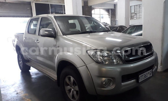Nunua Ilio tumika Toyota Hilux Fedha Gari ndani ya Beitbridge nchini Matabeleland Kusini Nunua Ilio tumika Toyota Hilux Fedha Gari ndani ya Beitbridge nchini Matabeleland Kusini