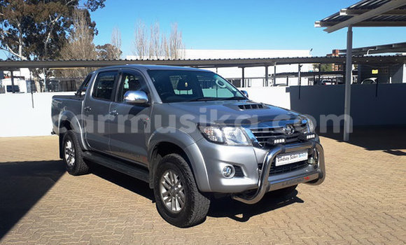 Buy Used Toyota Hilux Silver Car in Beitbridge in Matabeleland South Buy Used Toyota Hilux Silver Car in Beitbridge in Matabeleland South