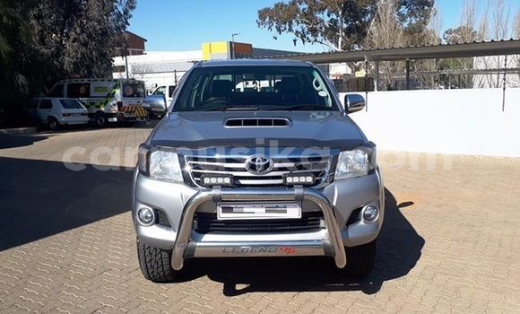 Buy Used Toyota Hilux Silver Car in Beitbridge in Matabeleland South Buy Used Toyota Hilux Silver Car in Beitbridge in Matabeleland South