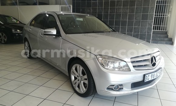 Acheter Occasion Voiture Mercedes‒Benz 200 Gris à Beitbridge, Matabeleland South Acheter Occasion Voiture Mercedes‒Benz 200 Gris à Beitbridge, Matabeleland South