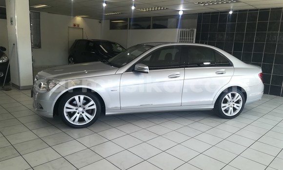 Acheter Occasion Voiture Mercedes‒Benz 200 Gris à Beitbridge, Matabeleland South Acheter Occasion Voiture Mercedes‒Benz 200 Gris à Beitbridge, Matabeleland South