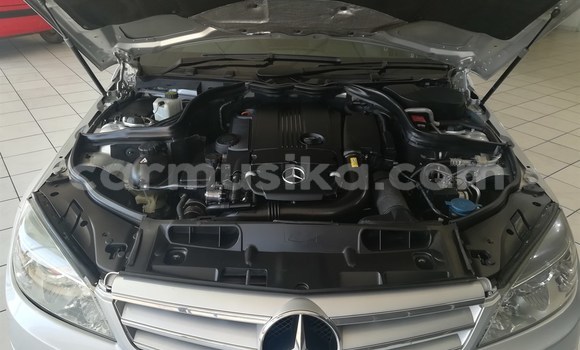 Acheter Occasion Voiture Mercedes‒Benz 200 Gris à Beitbridge, Matabeleland South Acheter Occasion Voiture Mercedes‒Benz 200 Gris à Beitbridge, Matabeleland South