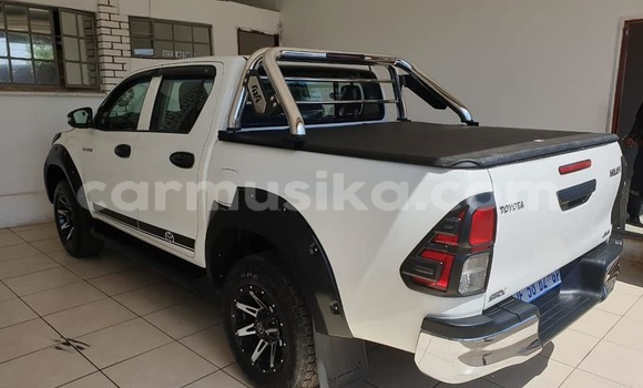 Buy Used Toyota Hilux White Car in Beitbridge in Matabeleland South Buy Used Toyota Hilux White Car in Beitbridge in Matabeleland South