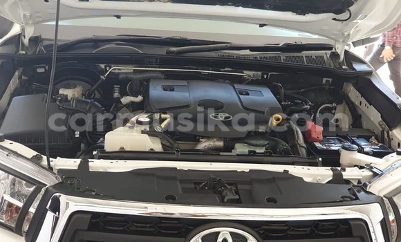 Buy Used Toyota Hilux White Car in Beitbridge in Matabeleland South Buy Used Toyota Hilux White Car in Beitbridge in Matabeleland South