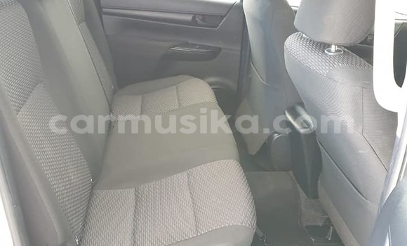 Buy Used Toyota Hilux White Car in Beitbridge in Matabeleland South Buy Used Toyota Hilux White Car in Beitbridge in Matabeleland South