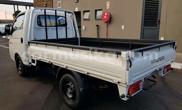 Tenga Tsaru Hyundai H200 Chena Rori in Beitbridge in Matabeleland South Tenga Tsaru Hyundai H200 Chena Rori in Beitbridge in Matabeleland South