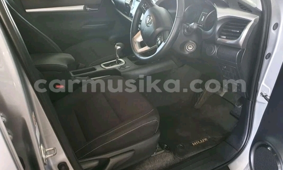 Nunua Ilio tumika Toyota Hilux Fedha Gari ndani ya Beitbridge nchini Matabeleland Kusini Nunua Ilio tumika Toyota Hilux Fedha Gari ndani ya Beitbridge nchini Matabeleland Kusini