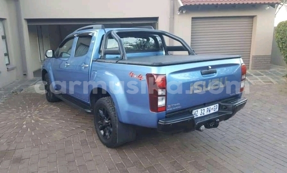 Buy Used Isuzu KB Blue Car in Beitbridge in Matabeleland South Buy Used Isuzu KB Blue Car in Beitbridge in Matabeleland South
