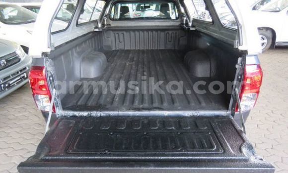 Nunua Ilio tumika Toyota Hilux Fedha Gari ndani ya Beitbridge nchini Matabeleland Kusini Nunua Ilio tumika Toyota Hilux Fedha Gari ndani ya Beitbridge nchini Matabeleland Kusini