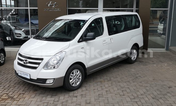 Nunua Ilio tumika Hyundai H1 Nyeupe Gari ndani ya Beitbridge nchini Matabeleland Kusini Nunua Ilio tumika Hyundai H1 Nyeupe Gari ndani ya Beitbridge nchini Matabeleland Kusini