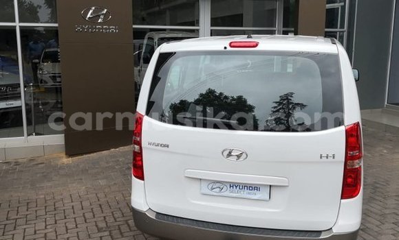 Nunua Ilio tumika Hyundai H1 Nyeupe Gari ndani ya Beitbridge nchini Matabeleland Kusini Nunua Ilio tumika Hyundai H1 Nyeupe Gari ndani ya Beitbridge nchini Matabeleland Kusini