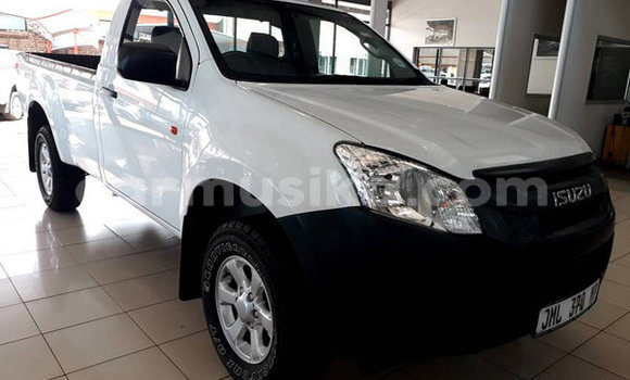 Acheter Occasion Voiture Isuzu KB Blanc à Beitbridge, Matabeleland South Acheter Occasion Voiture Isuzu KB Blanc à Beitbridge, Matabeleland South