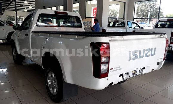 Acheter Occasion Voiture Isuzu KB Blanc à Beitbridge, Matabeleland South Acheter Occasion Voiture Isuzu KB Blanc à Beitbridge, Matabeleland South