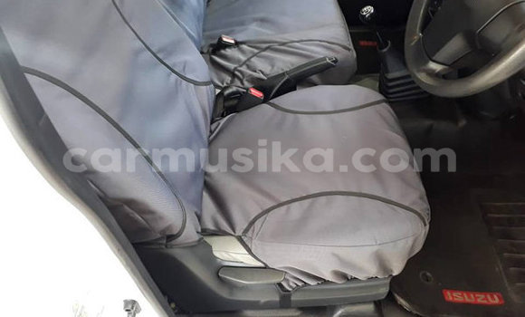 Acheter Occasion Voiture Isuzu KB Blanc à Beitbridge, Matabeleland South Acheter Occasion Voiture Isuzu KB Blanc à Beitbridge, Matabeleland South