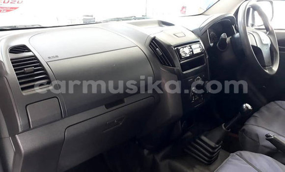 Acheter Occasion Voiture Isuzu KB Blanc à Beitbridge, Matabeleland South Acheter Occasion Voiture Isuzu KB Blanc à Beitbridge, Matabeleland South