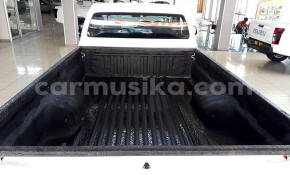 Acheter Occasion Voiture Isuzu KB Blanc à Beitbridge, Matabeleland South Acheter Occasion Voiture Isuzu KB Blanc à Beitbridge, Matabeleland South