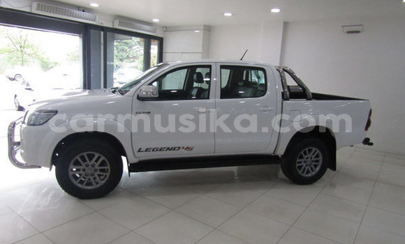 Buy Used Toyota Hilux White Car in Beitbridge in Matabeleland South Buy Used Toyota Hilux White Car in Beitbridge in Matabeleland South