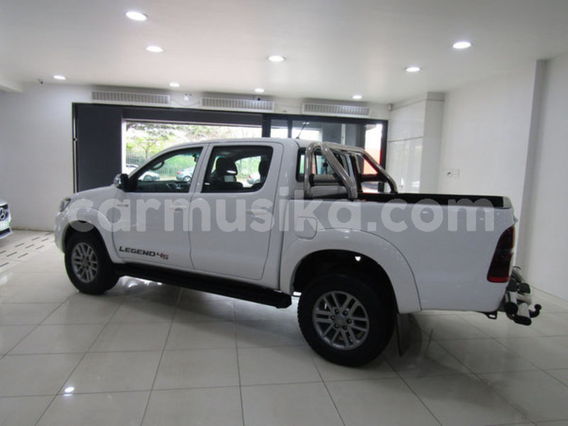 Big with watermark toyota hilux matabeleland south beitbridge 8208