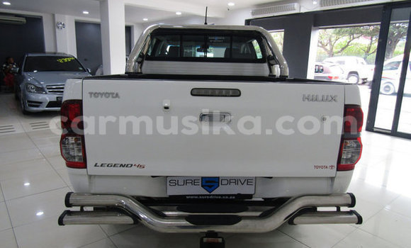 Buy Used Toyota Hilux White Car in Beitbridge in Matabeleland South Buy Used Toyota Hilux White Car in Beitbridge in Matabeleland South