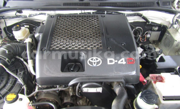 Buy Used Toyota Hilux White Car in Beitbridge in Matabeleland South Buy Used Toyota Hilux White Car in Beitbridge in Matabeleland South