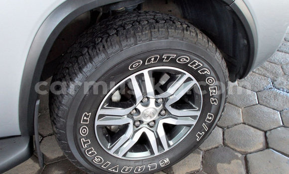 Acheter Occasion Voiture Toyota Hilux Gris à Beitbridge, Matabeleland South Acheter Occasion Voiture Toyota Hilux Gris à Beitbridge, Matabeleland South