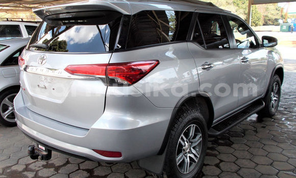 Acheter Occasion Voiture Toyota Hilux Gris à Beitbridge, Matabeleland South Acheter Occasion Voiture Toyota Hilux Gris à Beitbridge, Matabeleland South