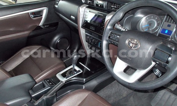 Acheter Occasion Voiture Toyota Hilux Gris à Beitbridge, Matabeleland South Acheter Occasion Voiture Toyota Hilux Gris à Beitbridge, Matabeleland South