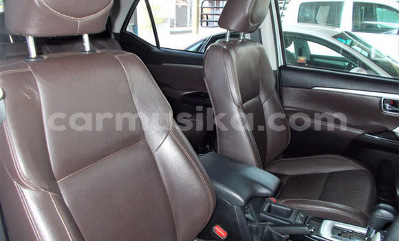 Acheter Occasion Voiture Toyota Hilux Gris à Beitbridge, Matabeleland South Acheter Occasion Voiture Toyota Hilux Gris à Beitbridge, Matabeleland South