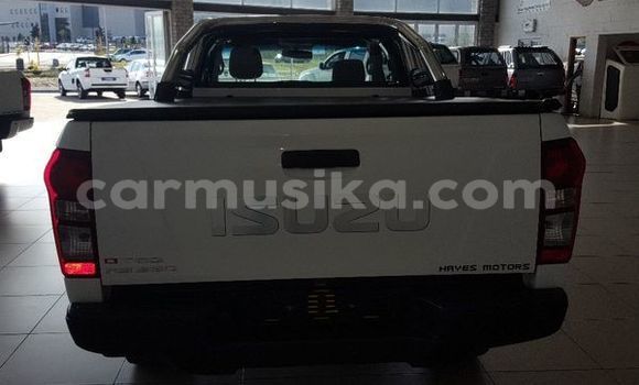 Acheter Occasion Voiture Isuzu KB Blanc à Beitbridge, Matabeleland South Acheter Occasion Voiture Isuzu KB Blanc à Beitbridge, Matabeleland South