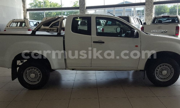 Acheter Occasion Voiture Isuzu KB Blanc à Beitbridge, Matabeleland South Acheter Occasion Voiture Isuzu KB Blanc à Beitbridge, Matabeleland South