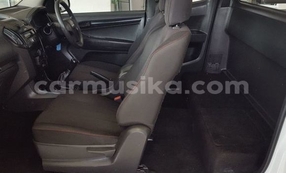 Acheter Occasion Voiture Isuzu KB Blanc à Beitbridge, Matabeleland South Acheter Occasion Voiture Isuzu KB Blanc à Beitbridge, Matabeleland South