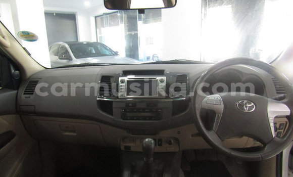 Acheter Occasion Voiture Toyota Fortuner Blanc à Beitbridge, Matabeleland South Acheter Occasion Voiture Toyota Fortuner Blanc à Beitbridge, Matabeleland South