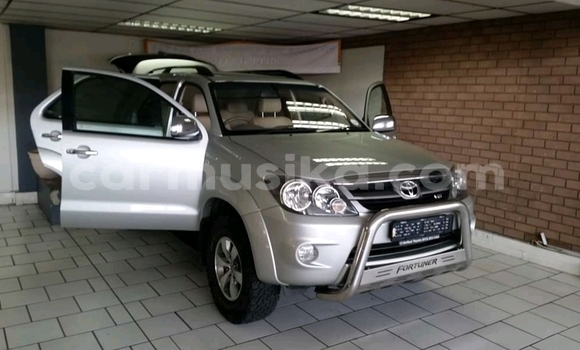 Tenga Tsaru Toyota Fortuner Sirivha Mota in Beitbridge in Matabeleland South Tenga Tsaru Toyota Fortuner Sirivha Mota in Beitbridge in Matabeleland South