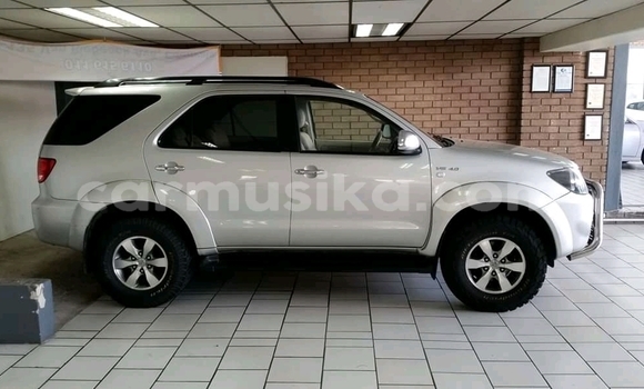 Tenga Tsaru Toyota Fortuner Sirivha Mota in Beitbridge in Matabeleland South Tenga Tsaru Toyota Fortuner Sirivha Mota in Beitbridge in Matabeleland South