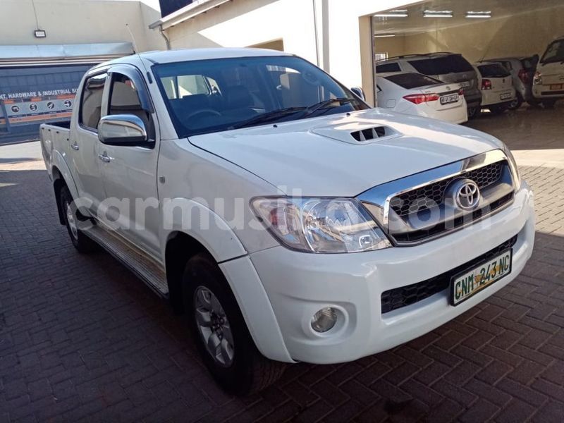 Big with watermark toyota hilux matabeleland south beitbridge 8218