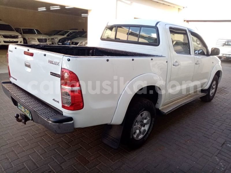 Big with watermark toyota hilux matabeleland south beitbridge 8218