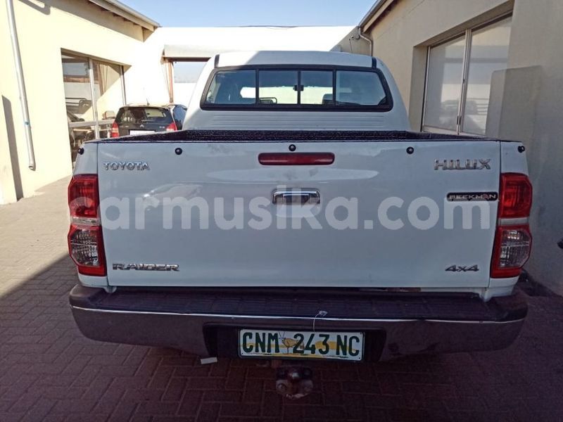 Big with watermark toyota hilux matabeleland south beitbridge 8218