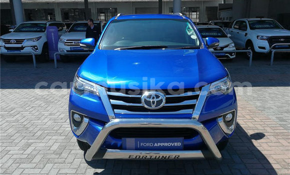 Acheter Occasion Voiture Toyota Fortuner Bleu à Beitbridge, Matabeleland South Acheter Occasion Voiture Toyota Fortuner Bleu à Beitbridge, Matabeleland South